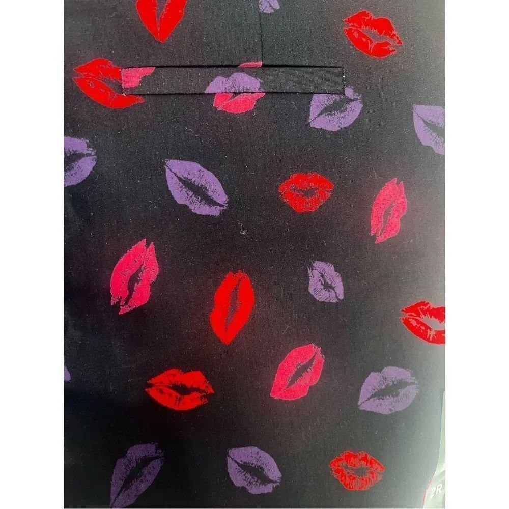 Torrid pixie lips print pants - Picture 9 of 11